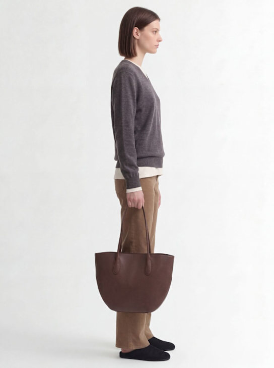 The Row: Alger saddle leather tote bag - ディープブラウン - women_1 | Luisa Via Roma