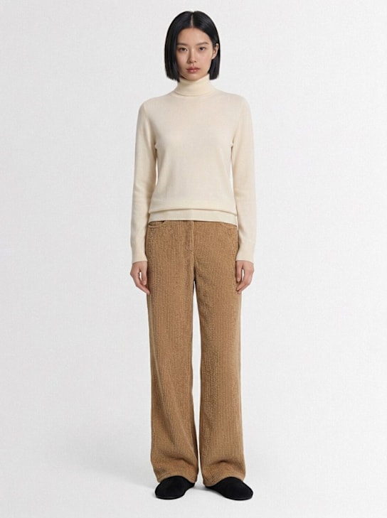 The Row: Lizzy knit turtleneck cashmere sweater - White - women_1 | Luisa Via Roma