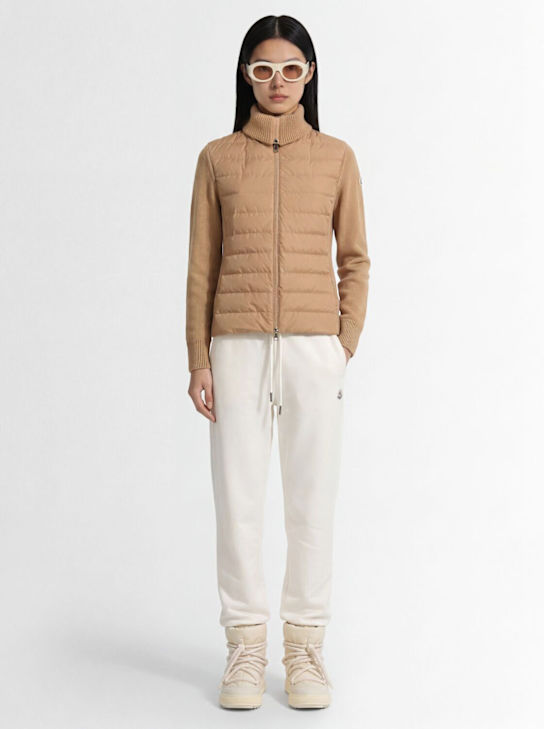 Moncler: 填充羊毛&科技织物拉链开合开衫 - 米黄色 - women_1 | Luisa Via Roma