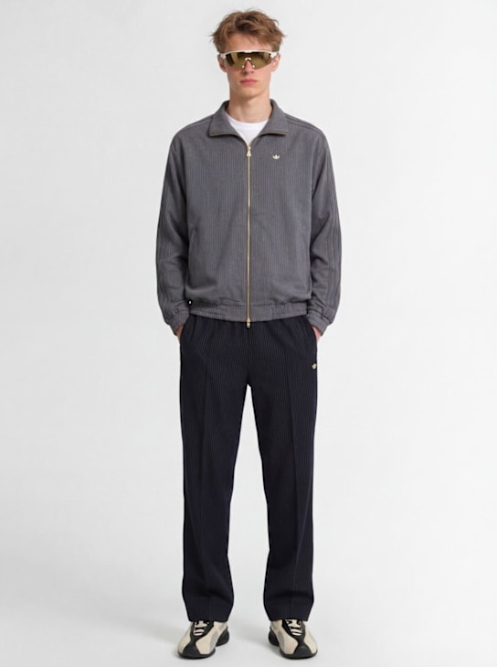 adidas Originals: Firebird loose pinstriped track top - Grau - men_1 | Luisa Via Roma