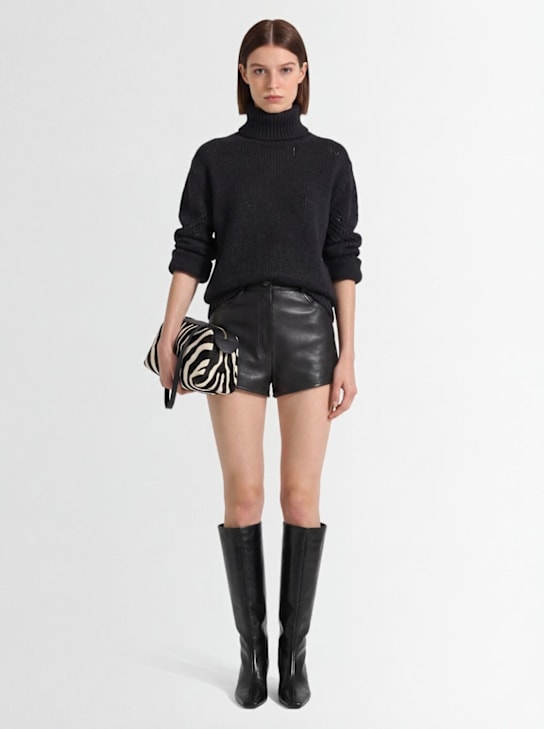 The Frankie Shop: Shorts de piel - women_1 | Luisa Via Roma