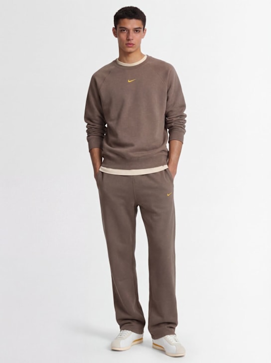 Nike: Pantalon droit en molleton Nocta - Olive Grey - men_1 | Luisa Via Roma