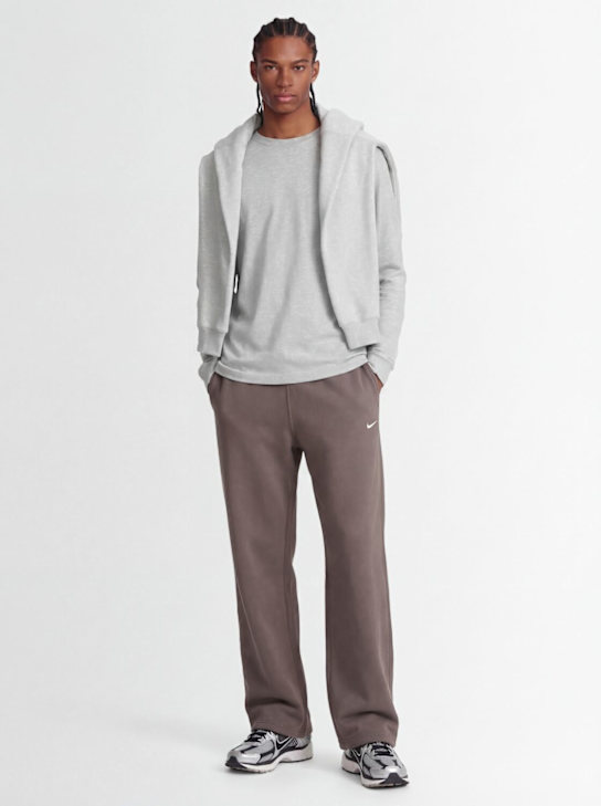 Nike: Solo Swoosh sweatpants - Cave Stone/Cave - men_1 | Luisa Via Roma