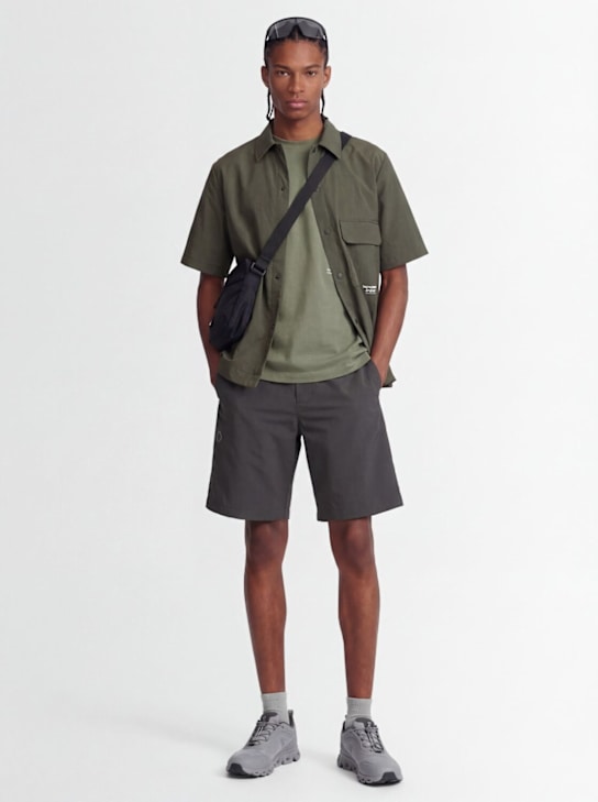 Pas Normal: Light tech relaxed fit shirt - 深灰色 - men_1 | Luisa Via Roma