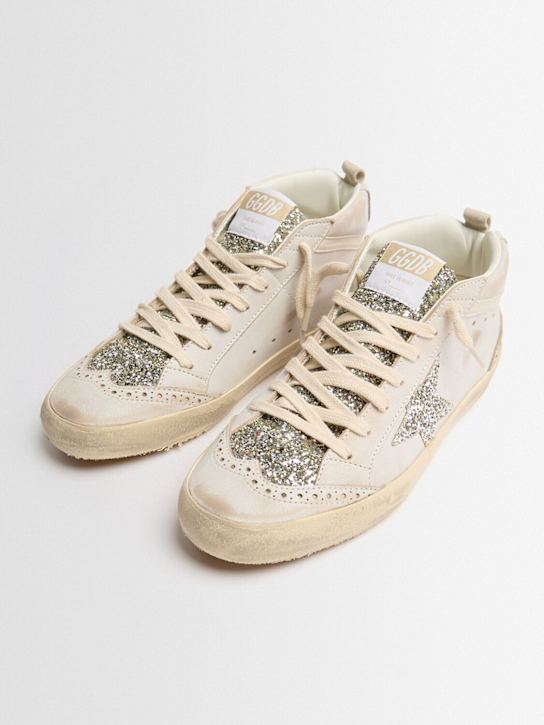 Golden Goose: Mid Star leather & glitter sneakers - 米黄色/白金色 - women_1 | Luisa Via Roma