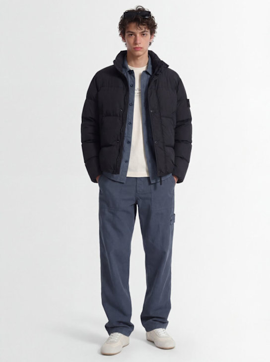 Stone Island: LOGO尼龙羽绒服 - 黑色 - men_1 | Luisa Via Roma
