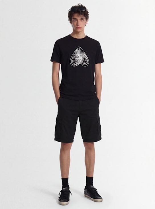 Moose Knuckles: Camiseta de algodón - Negro/Blanco - men_1 | Luisa Via Roma