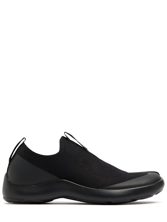 Tabi: Tencel tabi slip-on sneakers - 黑色 - men_0 | Luisa Via Roma