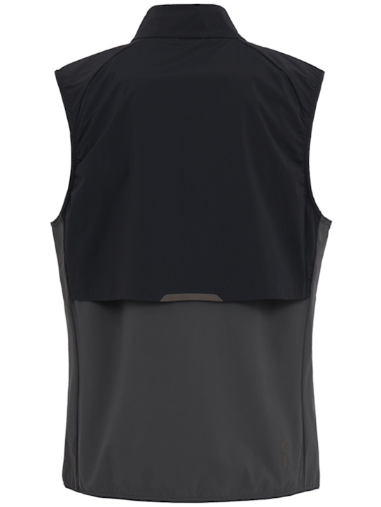 On: Weather背心 - Black/Eclipse - women_1 | Luisa Via Roma