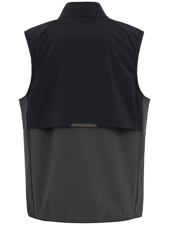 On: Weather背心 - Black/Eclipse - men_1 | Luisa Via Roma