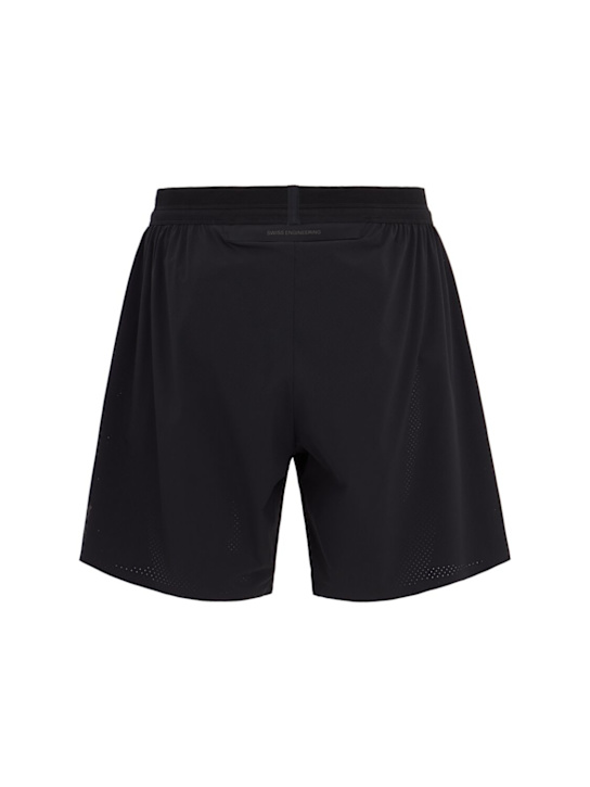 On: Performance 7" shorts - Black - men_1 | Luisa Via Roma