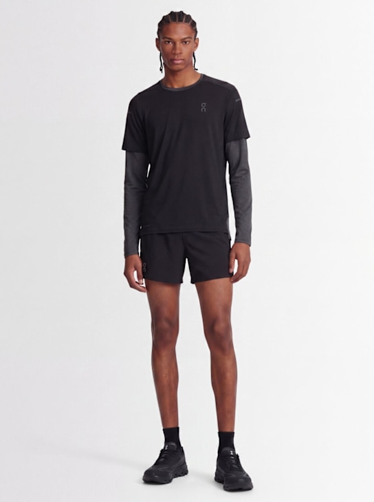 On: Performance-T跑步T恤 - 黑色 - men_1 | Luisa Via Roma