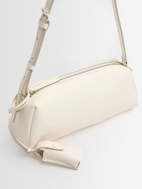 Time: Elongated leather shoulder bag - Elfenbein - women_1 | Luisa Via Roma