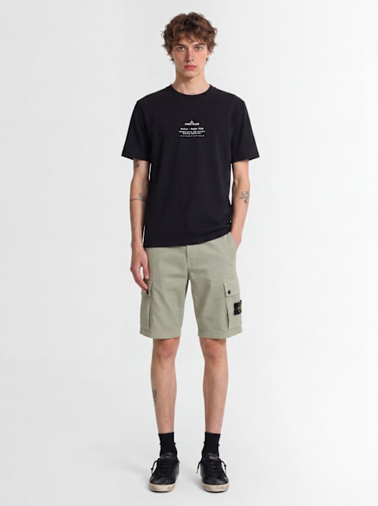Stone Island: Logo cotton slim shorts - 鼠尾草色 - men_1 | Luisa Via Roma