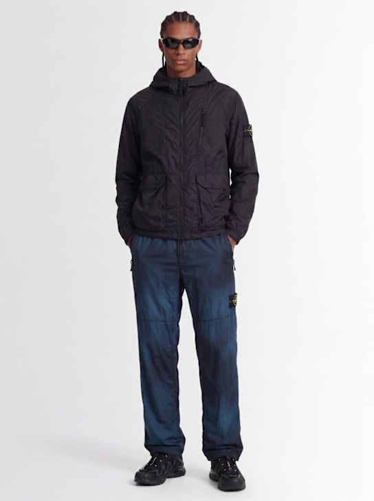 Stone Island: Logo nylon casual jacket - 海军蓝 - men_1 | Luisa Via Roma