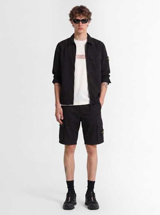 Stone Island: Logo cotton slim shorts - 黑色 - men_1 | Luisa Via Roma