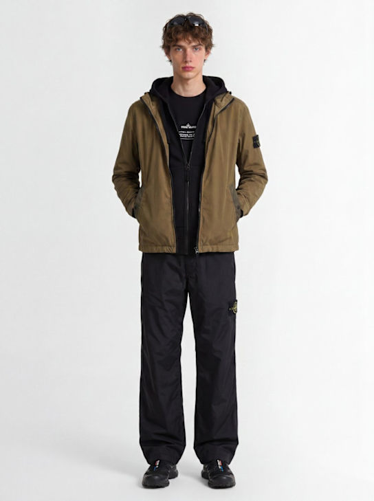 Stone Island: Logo贴片尼龙拉链连帽夹克 - Military Green - men_1 | Luisa Via Roma