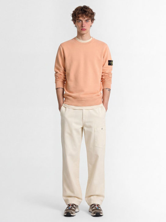 Stone Island: Logo棉质圆领卫衣 - Plaster Pink - men_1 | Luisa Via Roma