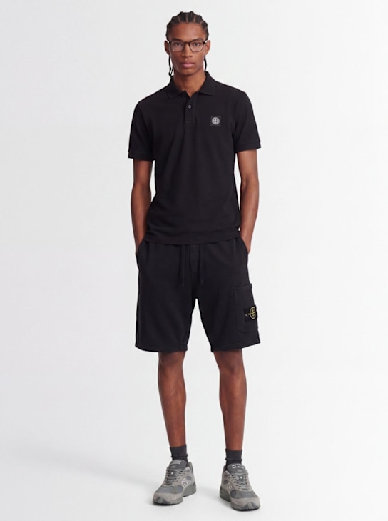 Stone Island: Logo贴片棉质POLO衫 - 黑色 - men_1 | Luisa Via Roma