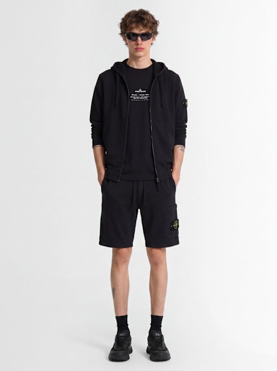 Stone Island: Logo cotton sweat shorts - 黑色 - men_1 | Luisa Via Roma