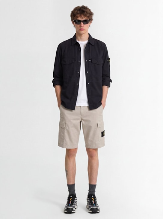 Stone Island: Logo cotton regular shorts - 珍珠灰 - men_1 | Luisa Via Roma