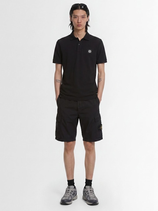 Stone Island: Logo cotton regular shorts - 黑色 - men_1 | Luisa Via Roma