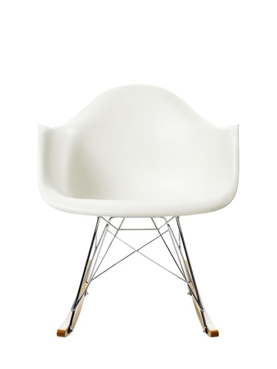Vitra: Eames plastic armchair - White - ecraft_4 | Luisa Via Roma