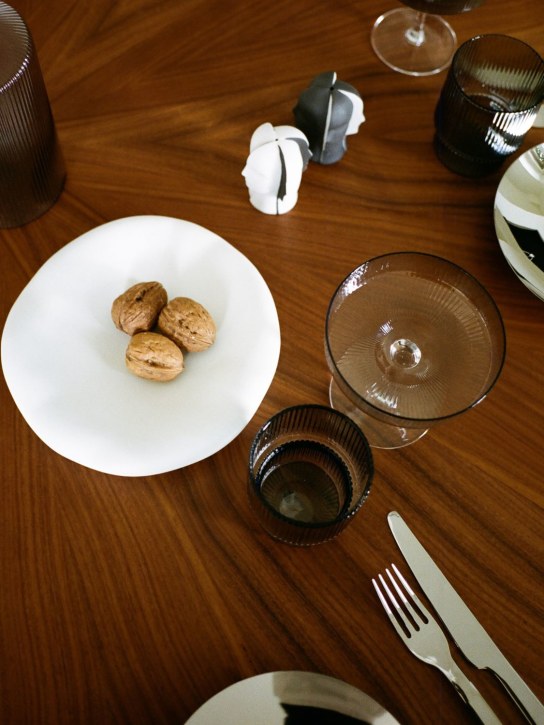 Ferm Living: Set of 2 Ripple champagne glasses - Grey - ecraft_2 | Luisa Via Roma