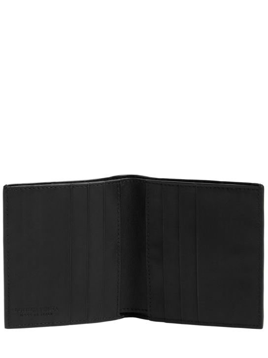 Bottega Veneta: Intrecciato leather bi-fold wallet - Siyah - men_1 | Luisa Via Roma