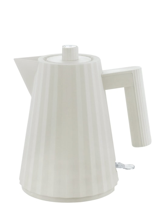 Alessi: Plissé small electric tea kettle - White - ecraft_0 | Luisa Via Roma