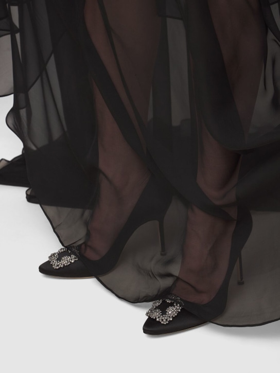 Manolo Blahnik: 105mm Hangisi satin pumps - Black - women_1 | Luisa Via Roma