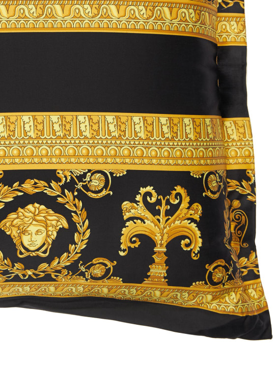 Versace: Coussin en coton imprimé Barocco & Robe - Blanc/Noir - ecraft_1 | Luisa Via Roma
