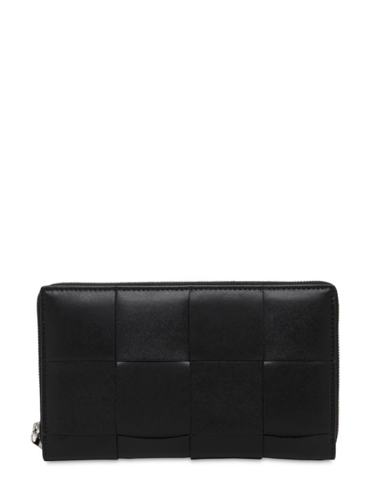 Bottega Veneta: Cassette leather zip around wallet - Siyah - men_0 | Luisa Via Roma