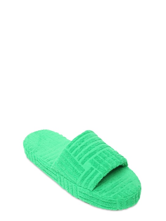 Bottega Veneta: Geometric terrycloth slide sandals - Yeşil - men_1 | Luisa Via Roma