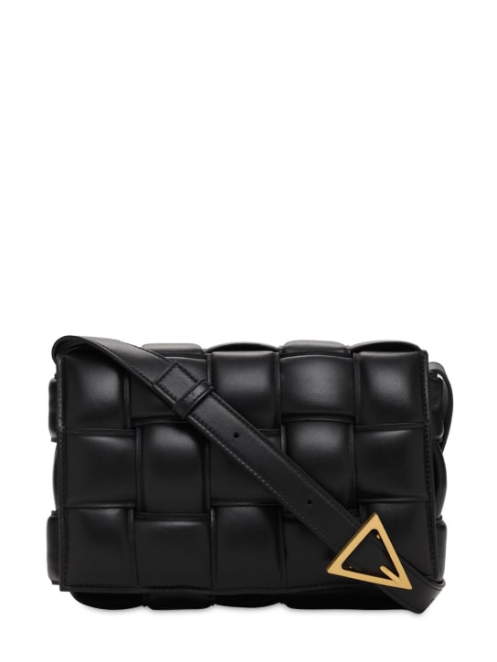 Bottega Veneta: Padded Cassette leather crossbody bag - Siyah - women_0 | Luisa Via Roma