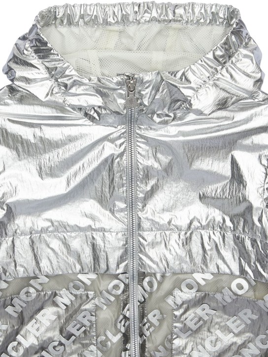 Moncler: Veste en nylon métallisé à capuche Abbey - Argent - kids-girls_1 | Luisa Via Roma