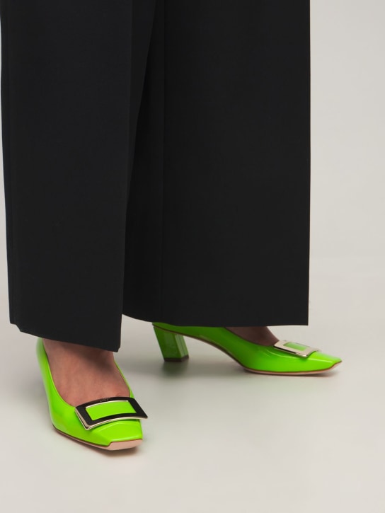Roger Vivier: Zapatos de tacón Belle Vivier de charol 45mm - Verde - women_1 | Luisa Via Roma