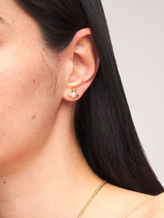 Vivienne Westwood: Balbina faux pearl stud earrings - Altın/Beyaz - women_1 | Luisa Via Roma
