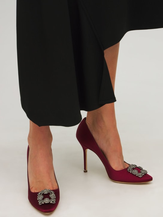 Manolo Blahnik: Zapatos de tacón de satén 105mm - Rojo Oscuro - women_1 | Luisa Via Roma