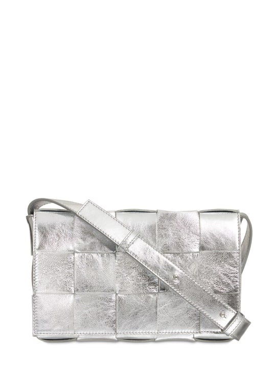 Bottega Veneta: Medium Cassette leather crossbody bag - Gümüş - women_0 | Luisa Via Roma