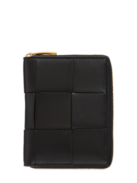 Bottega Veneta: Lederbrieftasche mit Reißverschluss „Cassette“ - Black-gold - women_0 | Luisa Via Roma