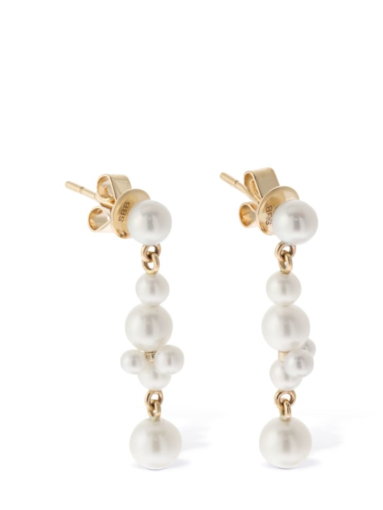 Sophie Bille Brahe: 14kt & pearl holly splash earrings - Pearl - women_3 | Luisa Via Roma
