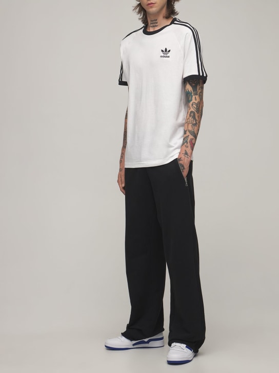 adidas Originals: T-shirt en jersey de coton à 3 bandes - men_1 | Luisa Via Roma