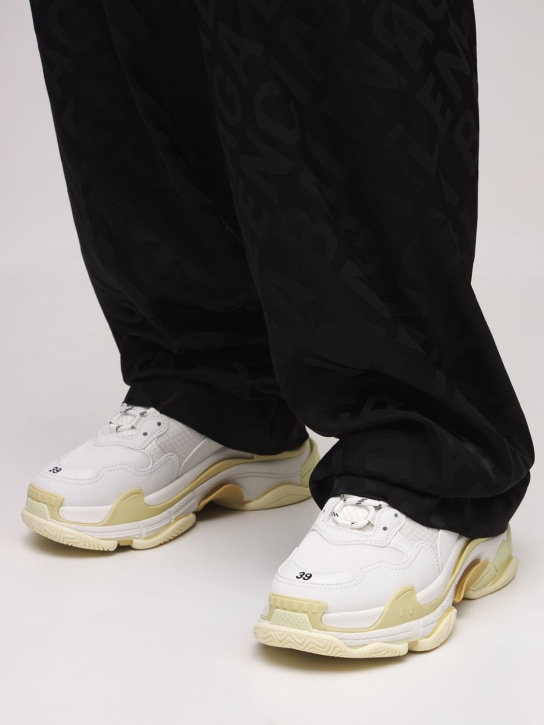 Balenciaga: 60mm Triple S faux leather sneakers - White - women_1 | Luisa Via Roma