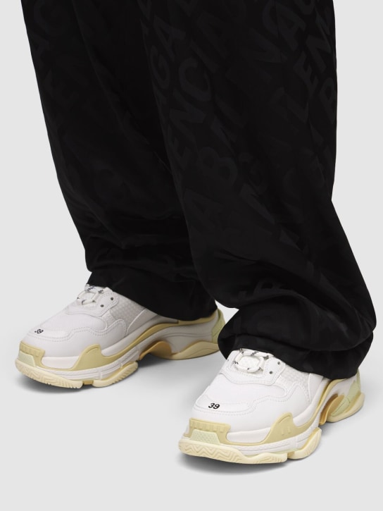 Balenciaga: Sneakers Triple S de piel sintética 60mm - Blanco - women_1 | Luisa Via Roma