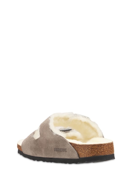 BIRKENSTOCK: Arizona シアリング＆スエードサンダル - women_4 | Luisa Via Roma