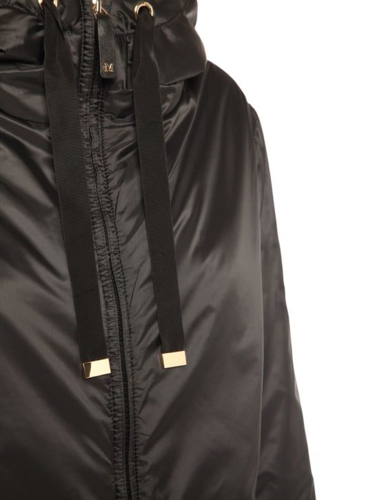 Max Mara: Greenh padded tech puffer jacket w/ hood - women_1 | Luisa Via Roma
