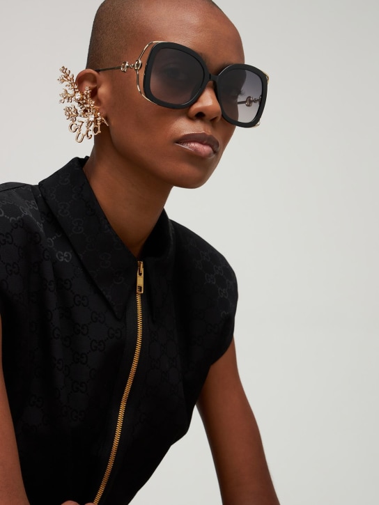 Gucci: Lunettes de soleil carrées en métal détail mors - Noir/Or - women_1 | Luisa Via Roma