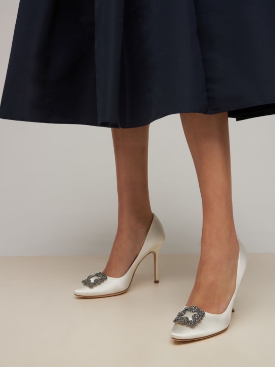 Manolo Blahnik: Zapatos de tacón de satén 105mm - Blanco - women_1 | Luisa Via Roma