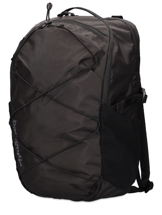 Patagonia: 30L Refugio Day Pack tech backpack - Black - men_1 | Luisa Via Roma
